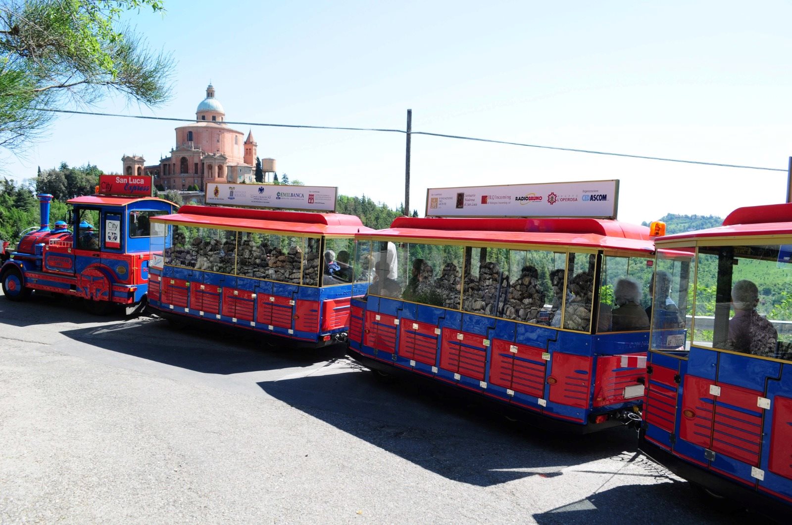 Tour in trenino per San Luca & degustazione