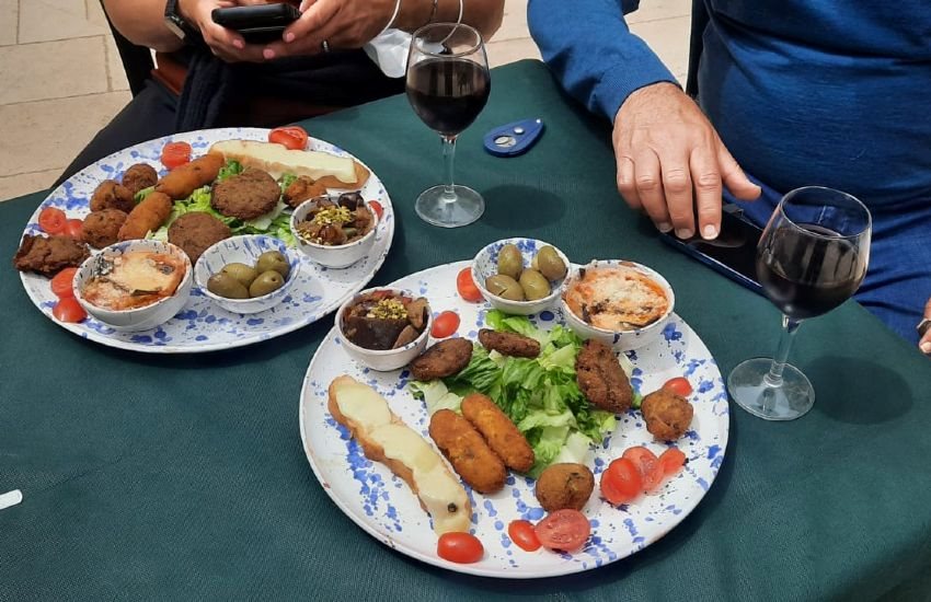 Street Food Tour auf dem Markt von Ortigia in Siracusa