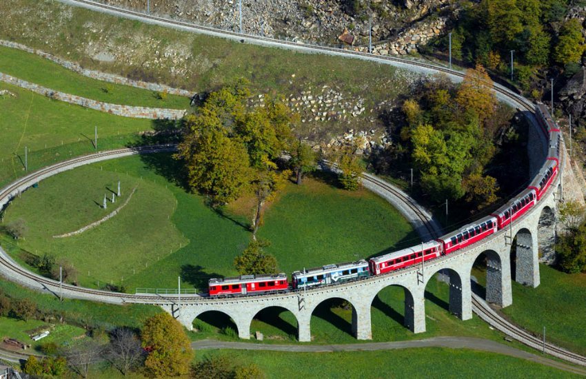 Alpi Svizzere Treno Rosso del Bernina & St. Moritz – Gita di un Giorno da Milano