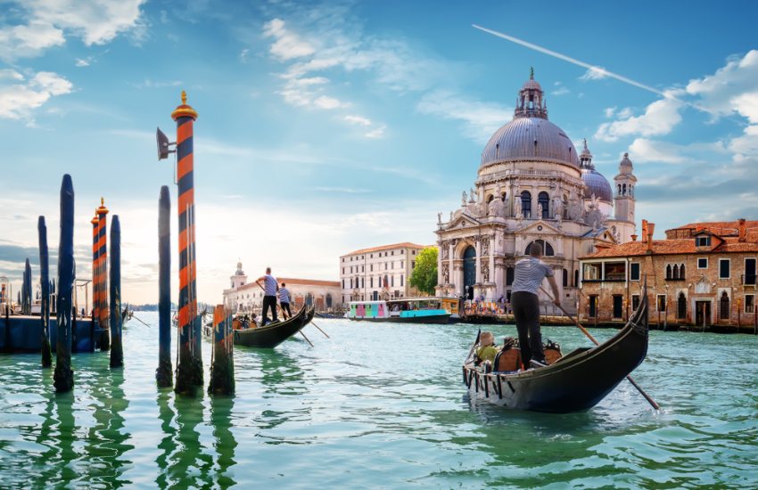 Discover Venice by gondola