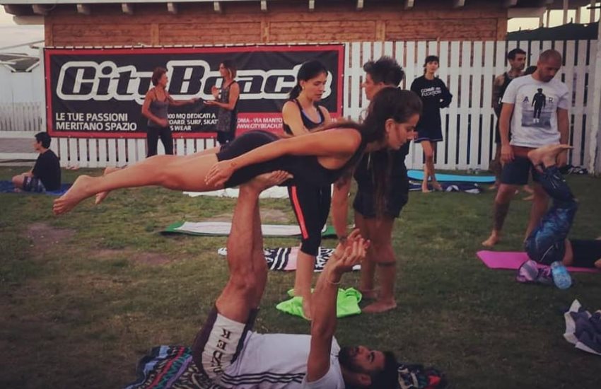 Corso di Yoga sulla spiaggia di Ostia Lido